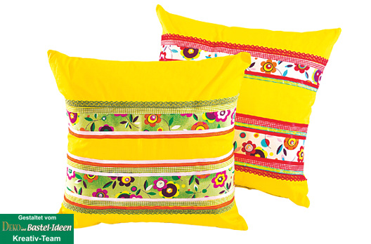 Bunte Kissen mit Streifen