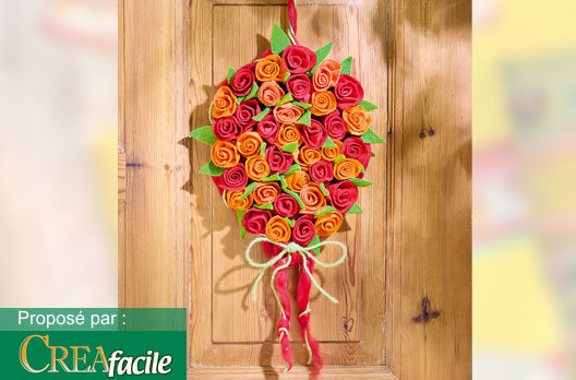 D&eacute;coration de porte en feutrine &agrave; modeler