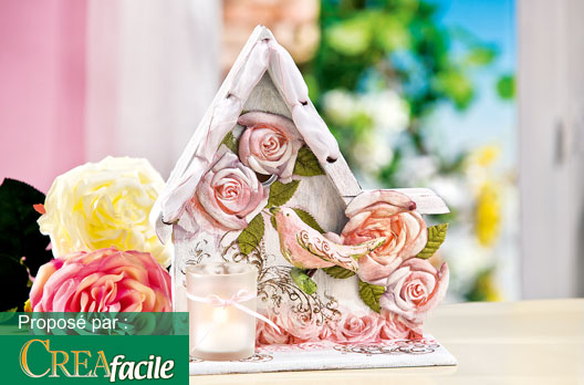 Voli&egrave;re d&eacute;co aux motifs de serviette estamp&eacute;s