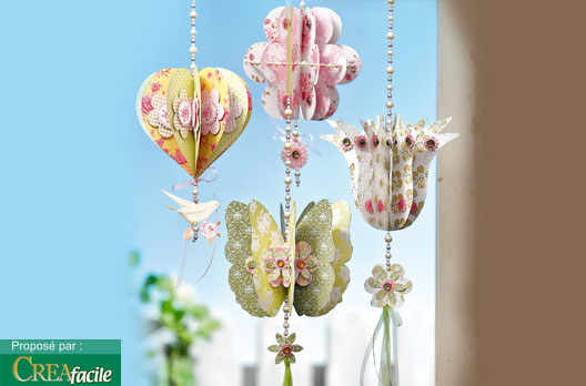 Suspensions élégantes en papier décorées de brads colorés