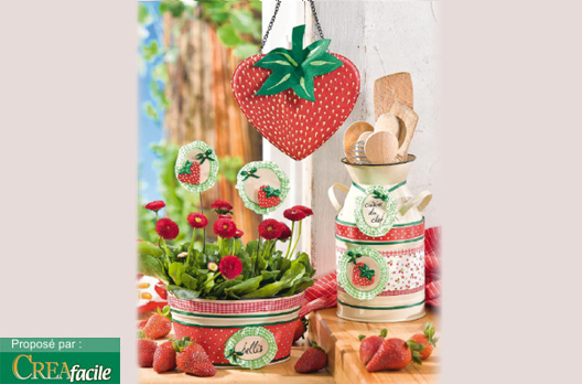 Décoration printanière en habit de fraises