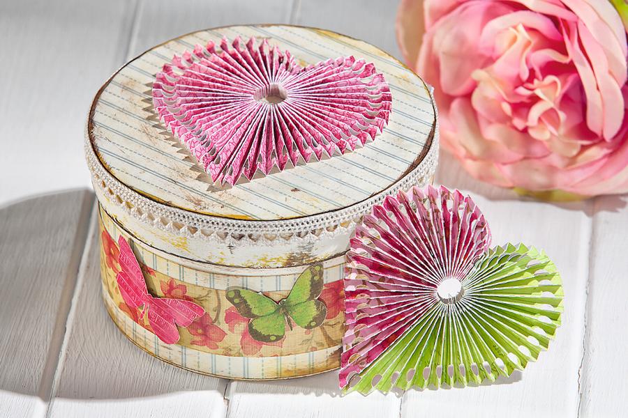 Geschenkschachtel mit Herz und Hobby VBS Bastelbedarf