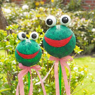 Anleitung: Wetterfeste Frosch Gartenkugeln
