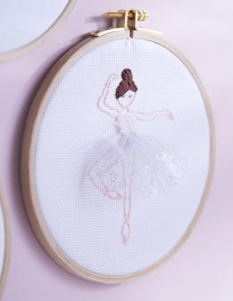 gestickte Ballerina