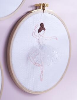 gestickte Ballerina