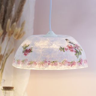 Lampe aus Spitzendeckchen