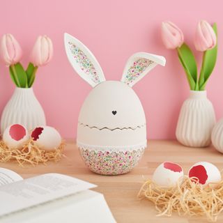 Bef&uuml;llbarer Hase mit D&eacute;copatch