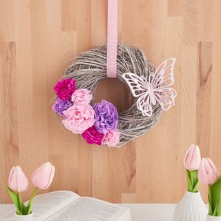 kranz mit seidenblumen