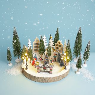 Miniature Scene: Winter Village 