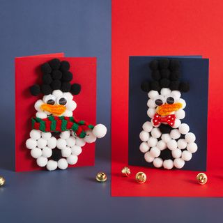 Karten mit Schneemann aus Pompons