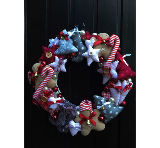 148_Amina_Weihnachtskranz mit Lebkuchenmännchen_Kategorie Klassisch