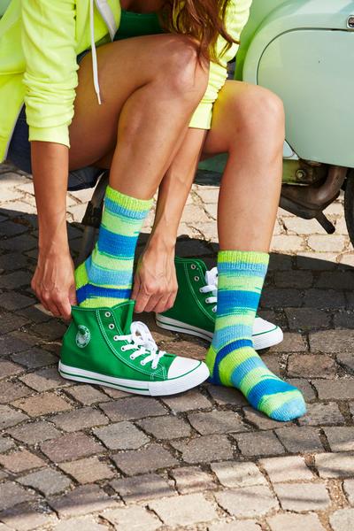 Neon Wolle Flourmania für Socken Socken stricken mit der Neon Wolle Flourmania
