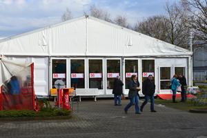 Hausmesse Frühjahr 2014 Das große Aktionszelt: Hier wohnen die Bastelschnäppchen