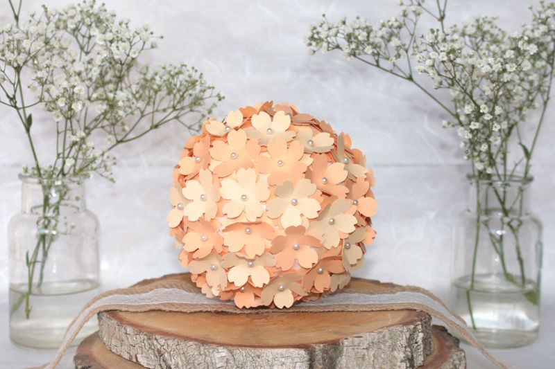 Hochzeits-DIY Teil II: Blumenkugel-Tischdeko selber machen