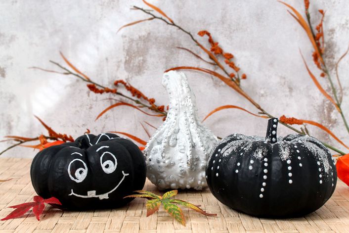 Kürbis bemalen: Halloween Kürbisse einfach selber bemalen VBS Hobby
