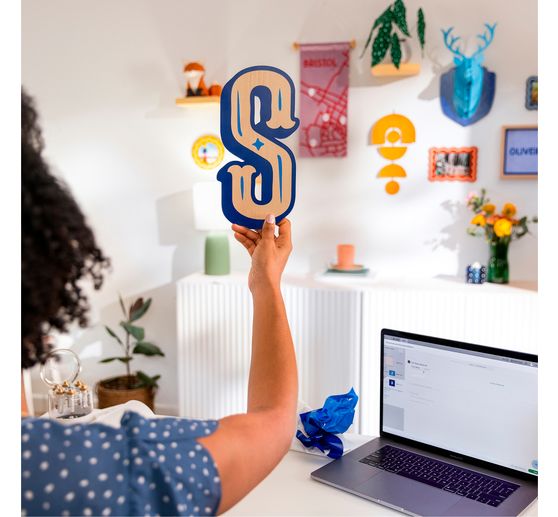 Cricut Maker 4 + Essentials-Bundle