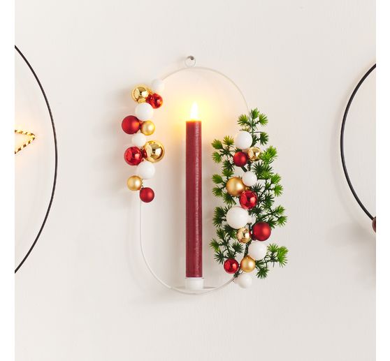 Weihnachtskugeln aus Glas am Draht