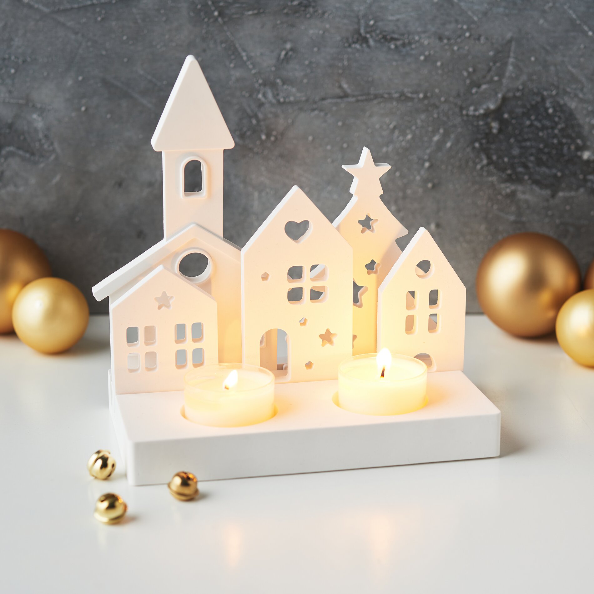Gegossene beleuchtete Weihnachtsszene