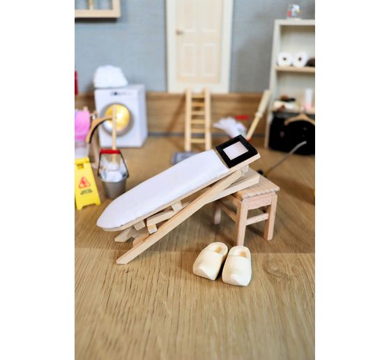 Wichtel-Set "B&uuml;gelbrett, B&uuml;geleisen & Strickutensilien"