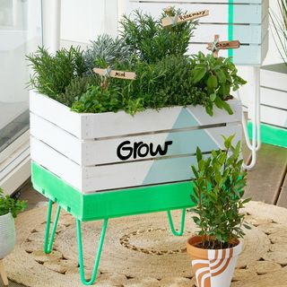 Upcycling idea for old wooden boxes