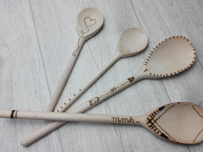 Brandmalerei 8 Brandmalerei auf Holzlöffel mit Motiv
