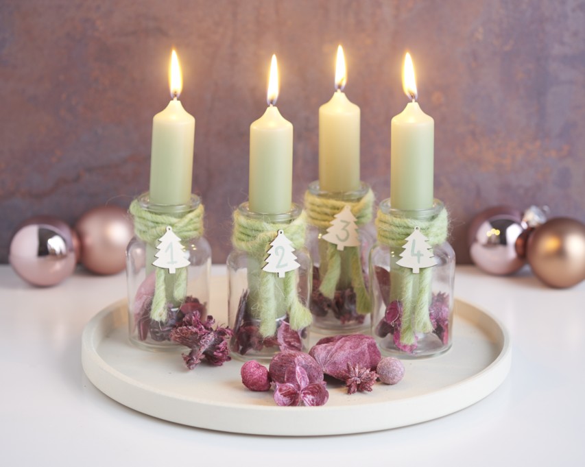 Adventskranz aus Flaschenvasen