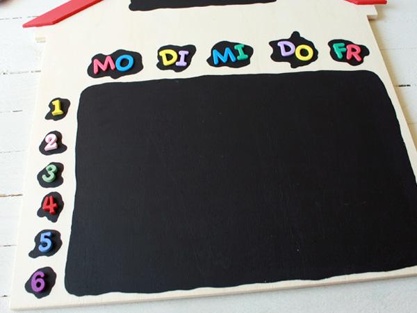 Den Stundenplan mit Buchstaben und Zahlen verzieren