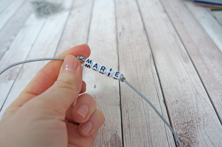 Armband nach dem eigenen Geschmack binden