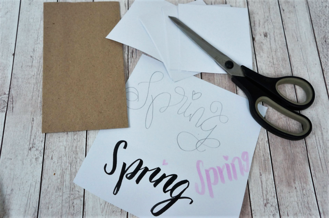 Papiervasen Le Sac mit Handlettering Spring